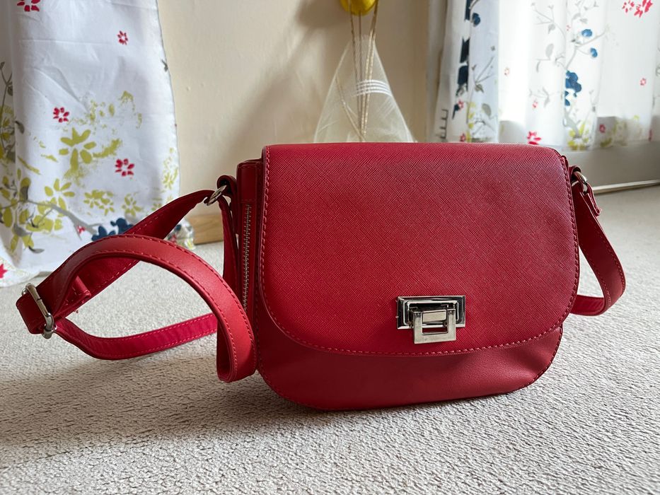 Дамска червена чанта