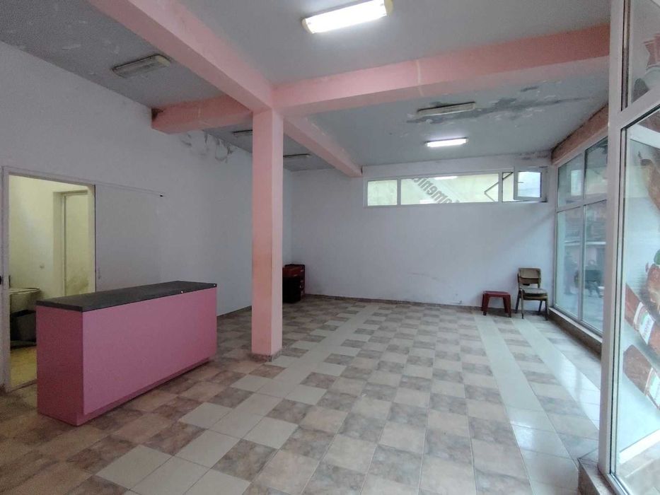 Къща и магазин в Тетевен !