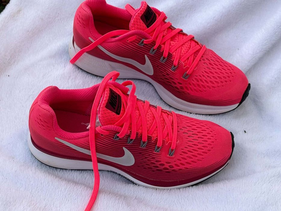 Nike оригинални дамски сникърси 38.5 номер