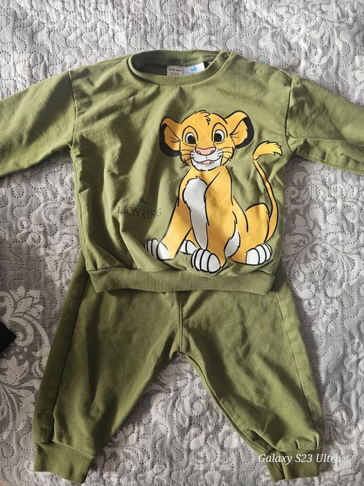 Дрехи за бебе 6-9м. Яке, елек комплект, боди