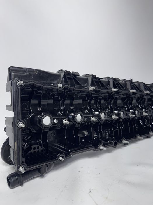Като НОВ оригинален капак клапани BMW  N57D30B 35d 40d 313 kapak klapani dizel 11128507607 11127812894 11128515746