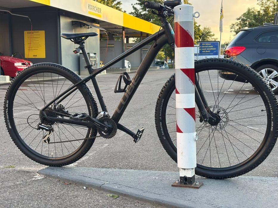 VÂND Bicicleta MTB CUBE cadru M roti pe 29