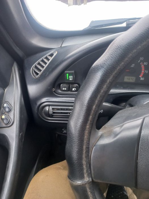 Продам  машину..