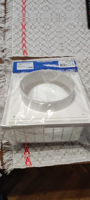 Продавам вентилационна решетка за въздуховод