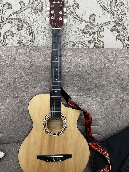 Акустическая гитара