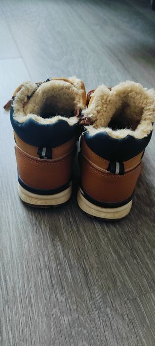 Два чифта зимни обувки за момче