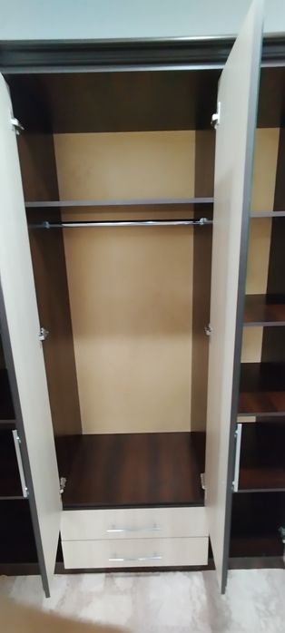 Продам шкаф распашной