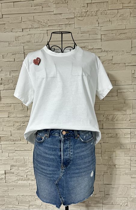 Fusta H&M, in perfecta stare+ tricou cadou si brosa .