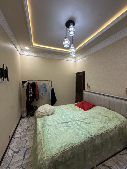 Уй сотилади 2 сотх 5 хона . Уч кахрамон гулистонда