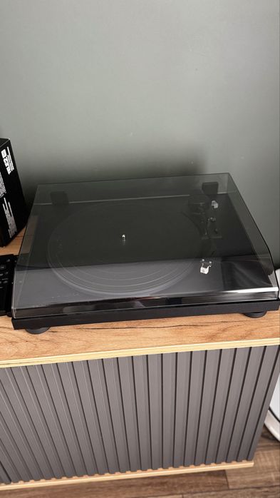 Виниловый проигрыватель