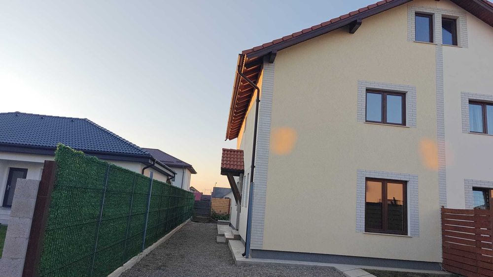 CASA la pret de apartament