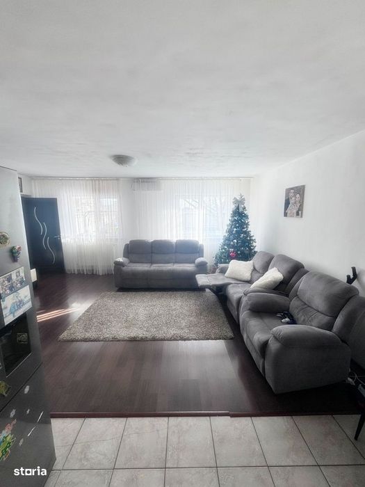 Casa pentru 2 familii|teren generos 1000mp