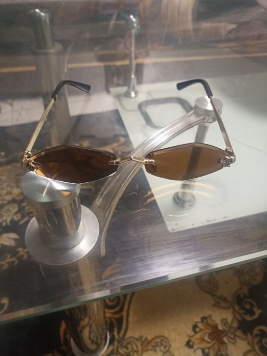 Продавам дамски слънчеви очила