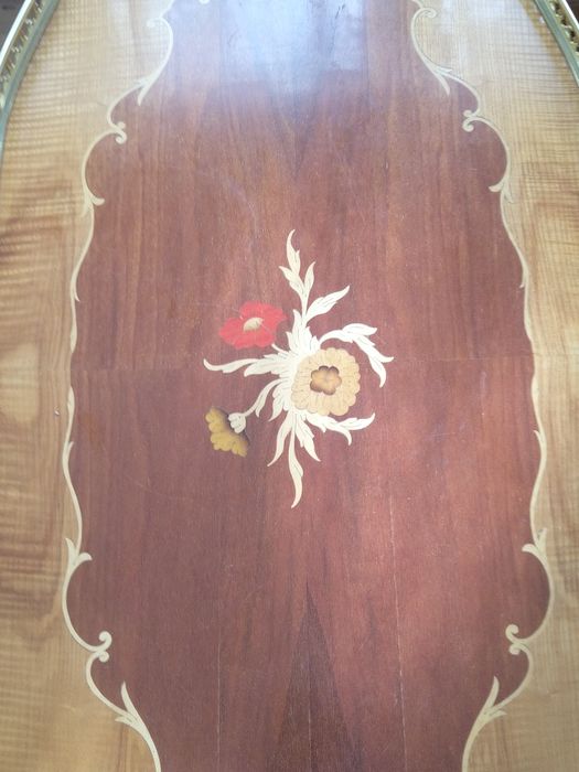 Продавам помощна количка подвижно барче интарзия флорални мотиви