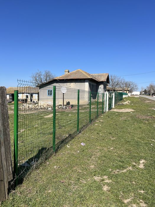 Teren intravilan 6500mp imprejmuit