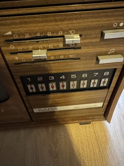 Продавам винтидж немски телевизор SABA T 258, 15 инча/38см./