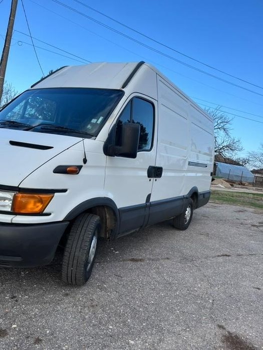 Продавам бус Iveco 35c12