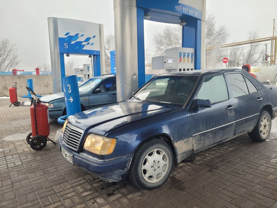 Продам запчасти на мерседес w124