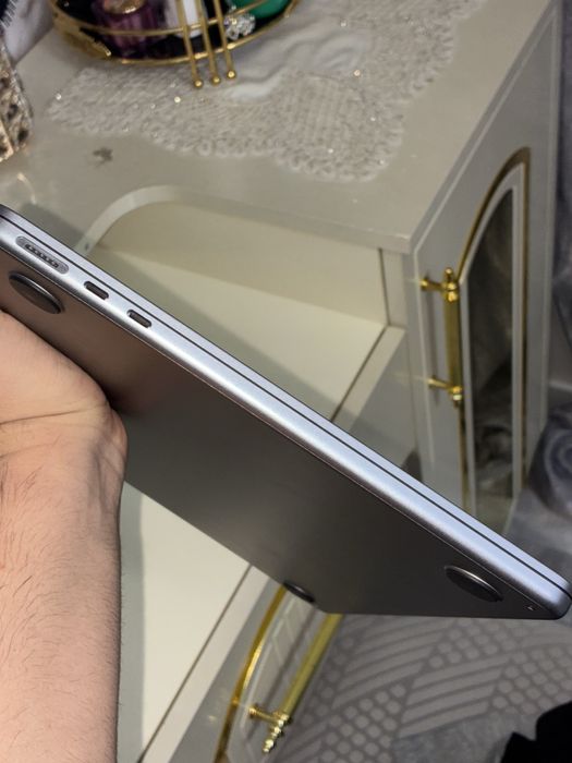 MacBook Air M2 8/256