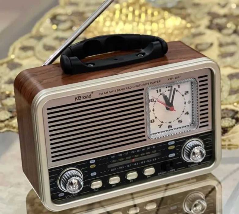 Ретро портативно радио с Bluetooth, USB и часовник KTF-2017