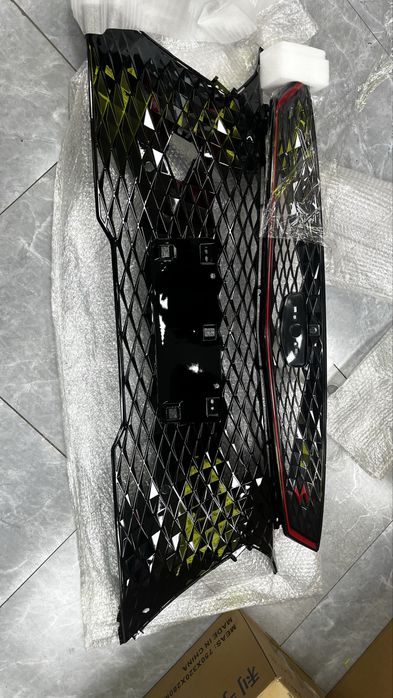 Geely Coolray решетка радиатора Джили кулрей