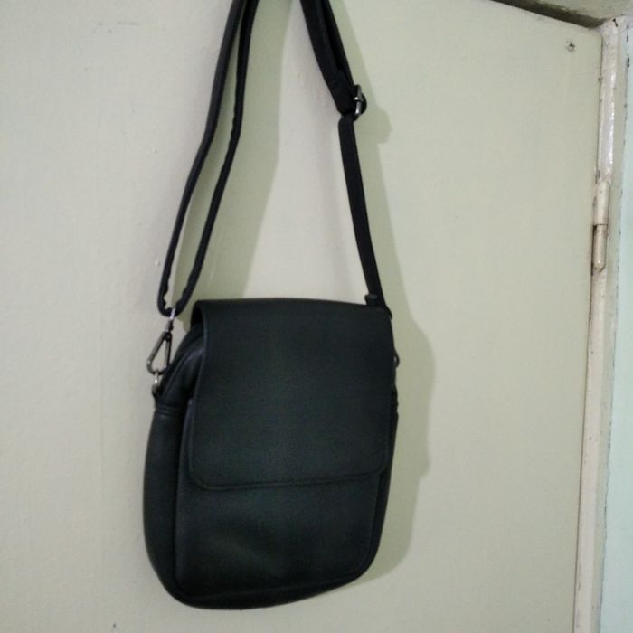 Продам кожаные сумки.