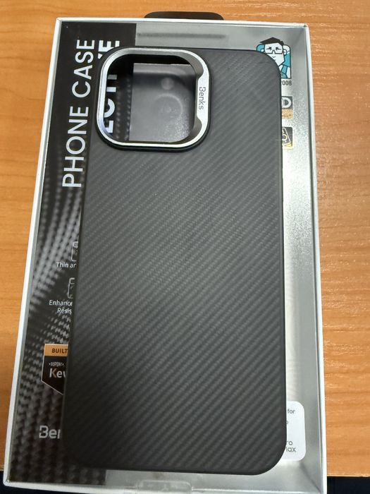 Кейсиве за Iphone 16 Pro / 15 Pro Max