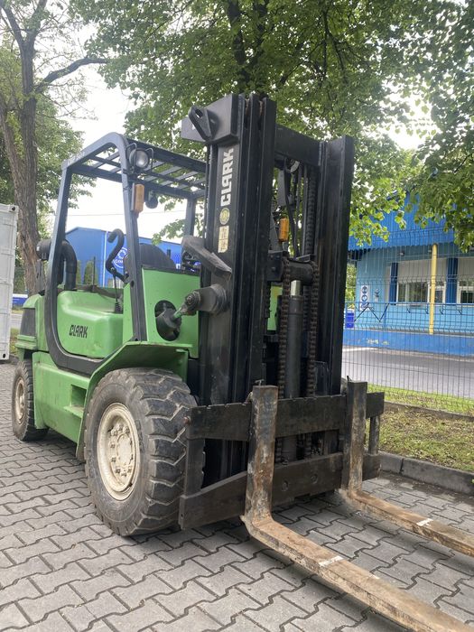 De vanzare stivuitor Clark diesel 5 T capacitate