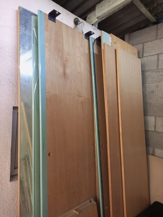 Продам гарнитур.