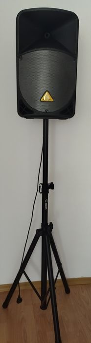 Boxă activă wireless ca nouă, cu microfon si stativ.