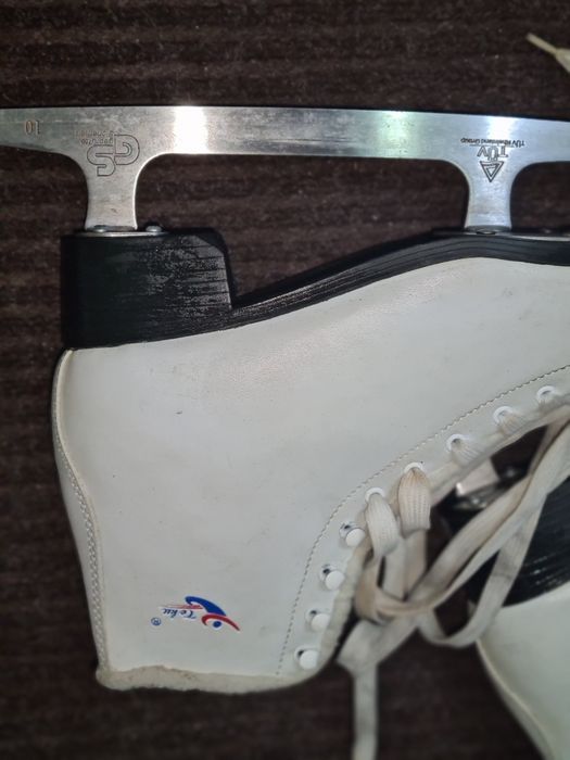 Продам коньки б/у