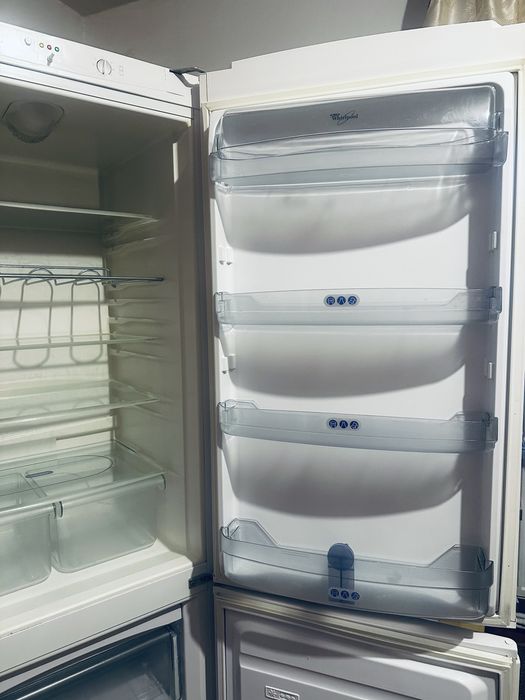 Combina frigorifica Whirlpool