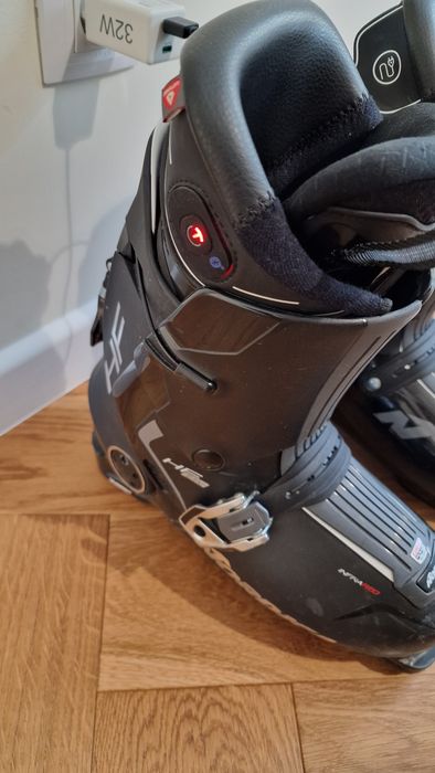 Clăpari ski cu încălzire nr 42/Mondo 270 Nordica HF Elite Heat GW