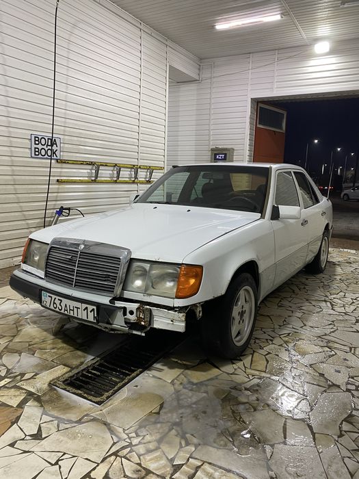 Мерседес сатылады.