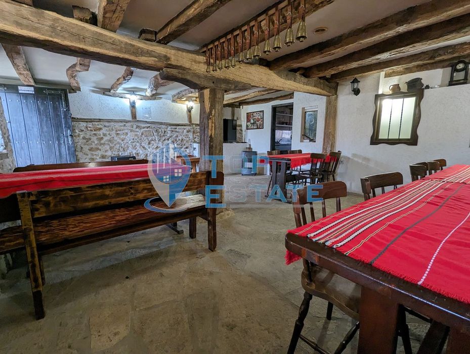 Продава се Къща в с. Емен, Област Велико Търново - 300 кв.м за 1030 €/кв.м - Снимка #2