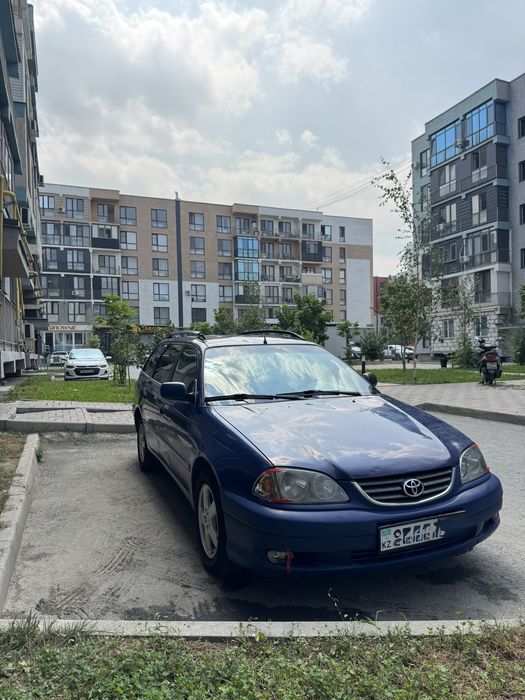 Авенсис продается срочно