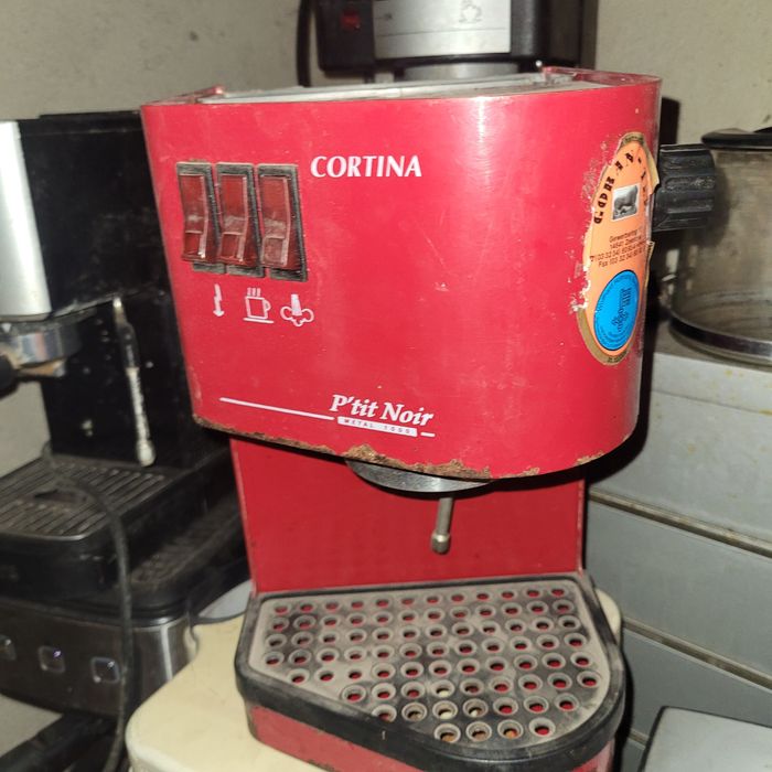 Кафемашини на части.