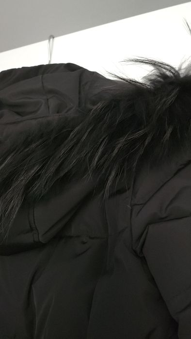 Яке Here+There с естествен косъм на качулката