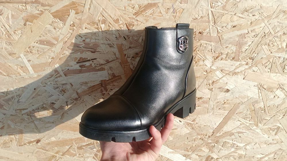 Koʻjanniy Ayollar etigi