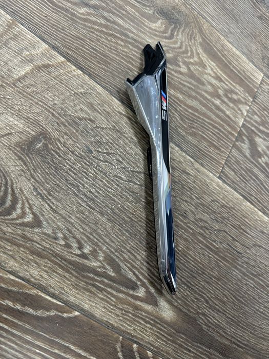 Bmw F90 M5 лайсна калник преден ляв