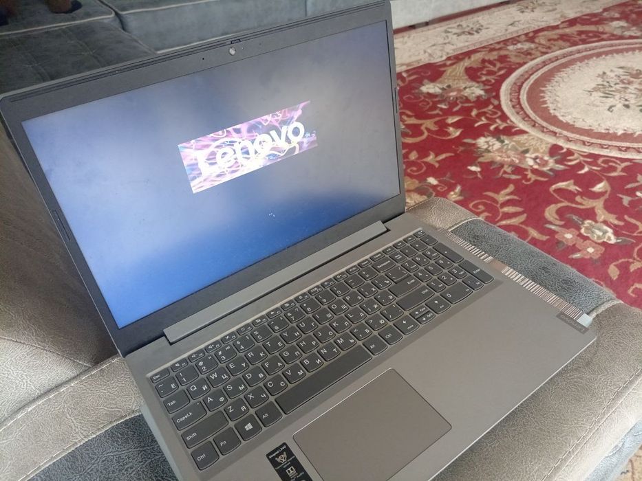 Lenovo noutbukimi sotaman