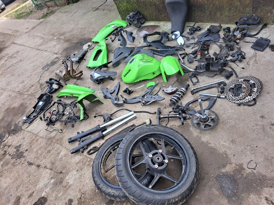 Vând Piese Kawasaki ER-6F 2007