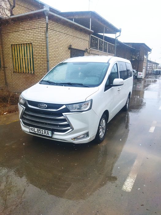 Жак микро автобус.