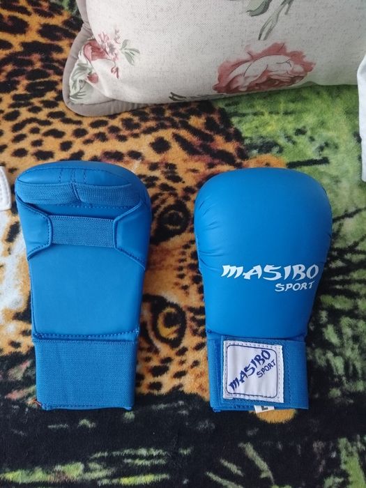 Manusi pentru karate