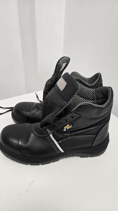 Продам спец обувь