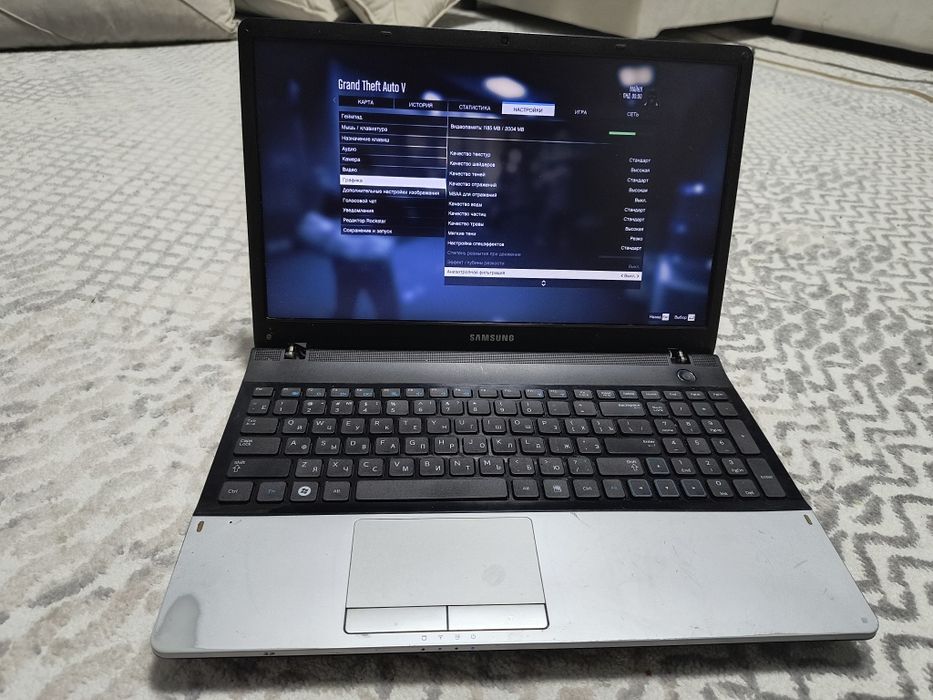 Samsung ноутбук на SSD + HDD
