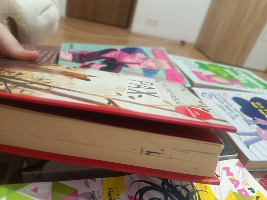 Cărți/manga de vânzare