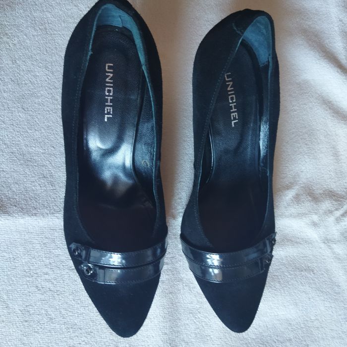 Продам туфли замшевые Юничел