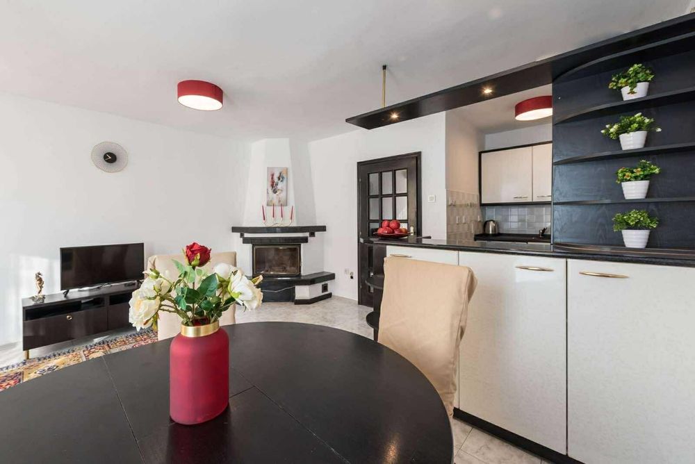 Дава се под наем Тристаен апартамент в Варна, Генералите - 90 кв.м за 716 € - Снимка #2