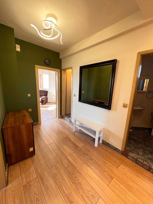 Собственик дава под наем етаж от къща в София